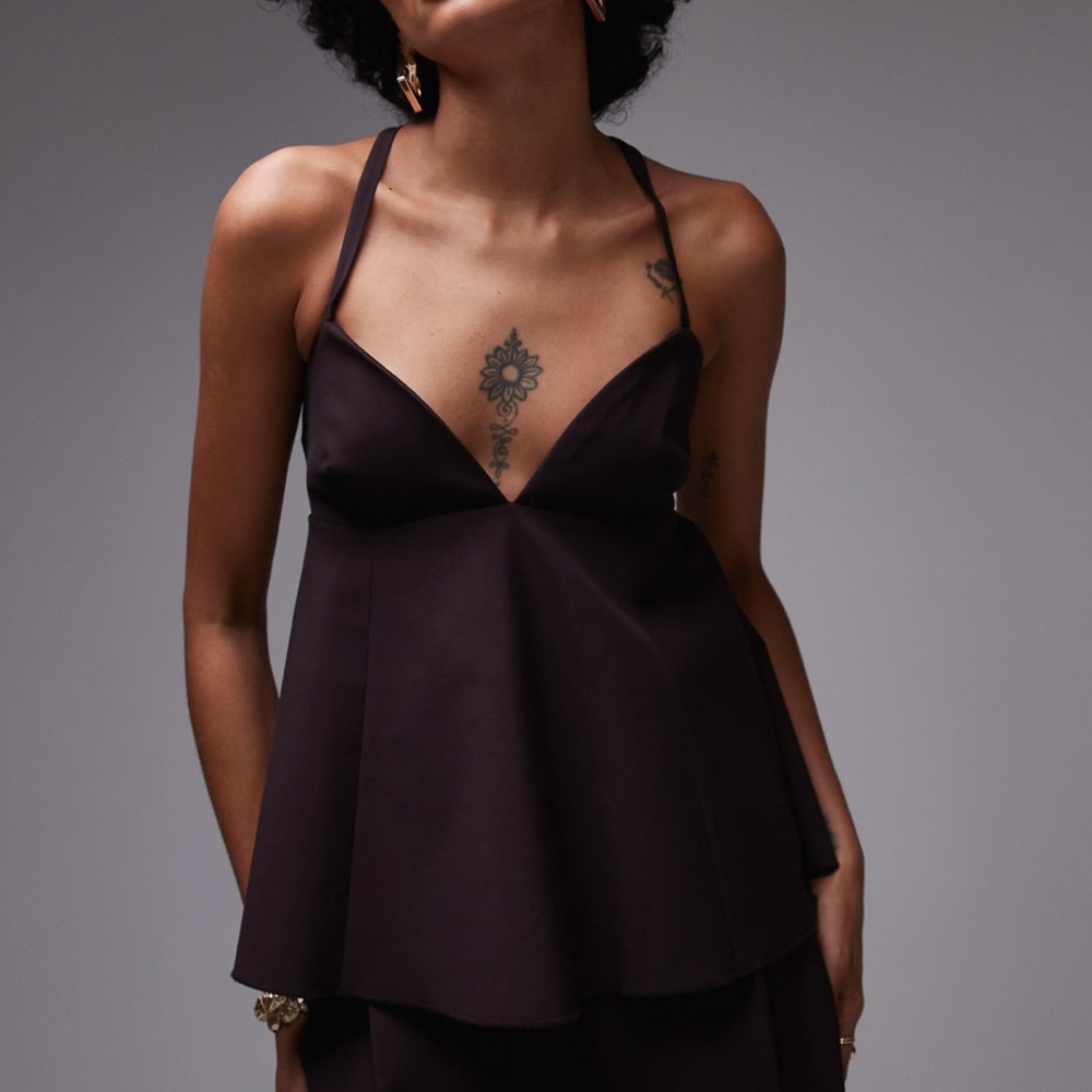 NWT Mango structured open back peplum hem top in chocolate